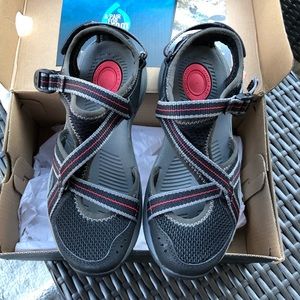 Teva Women's Ewaso Sport Sandals size 6M